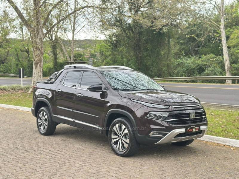 FIAT - TORO - 2021/2022 - Marrom - R$ 125.900,00
