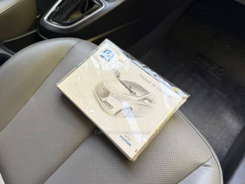 HYUNDAI - HB20S - 2016/2017 - Branca - R$ 68.900,00