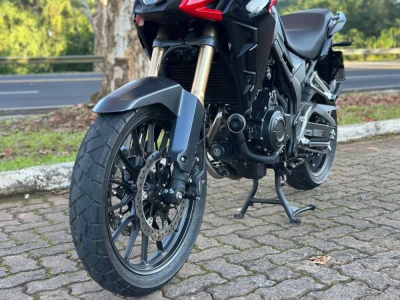 HONDA - CB 500 - 2023/2024 - Vermelha - R$ 47.900,00