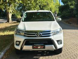 TOYOTA - HILUX - 2017/2018 - Branca - R$ 175.000,00