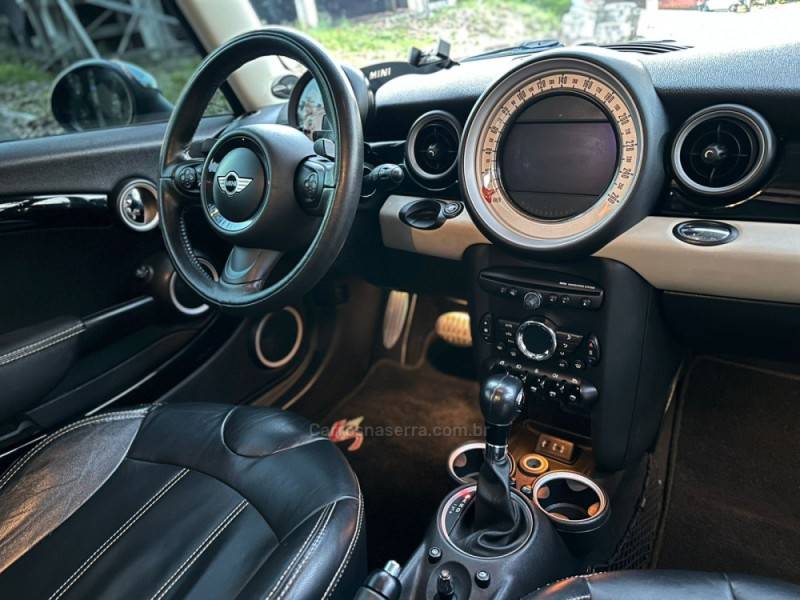 MINI - COOPER - 2013/2013 - Preta - R$ 75.900,00