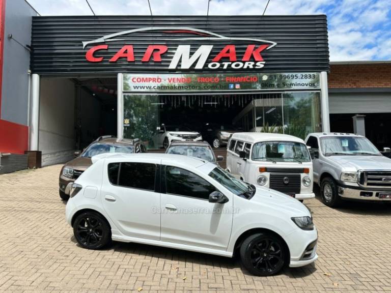 RENAULT - SANDERO - 2015/2016 - Branca - R$ 61.900,00