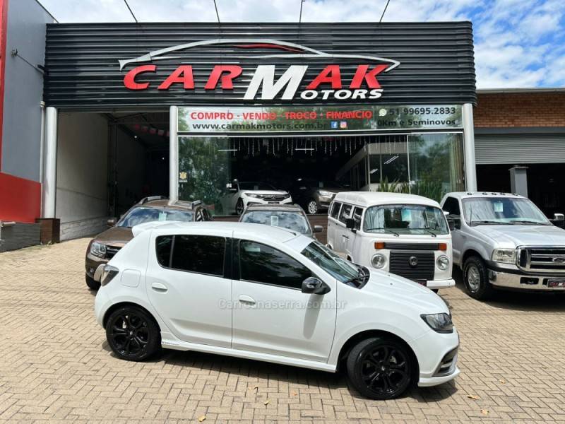 RENAULT - SANDERO - 2015/2016 - Branca - R$ 61.900,00