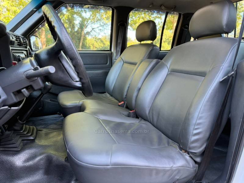 CHEVROLET - S10 - 2000/2000 - Branca - R$ 65.900,00