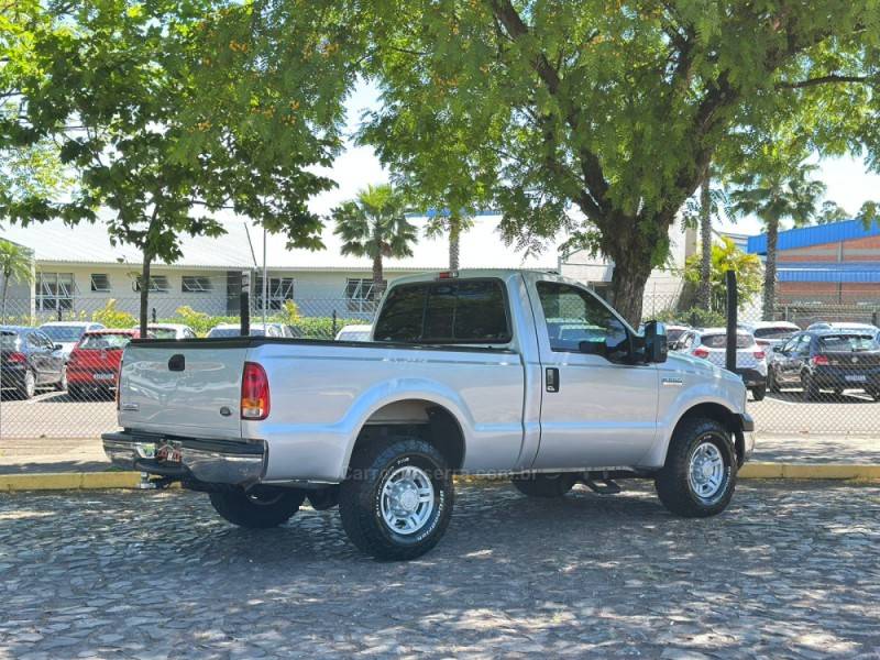 FORD - F-250 - 2010/2010 - Prata - R$ 169.900,00
