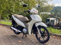 HONDA - BIZ 125 - 2019/2019 - Branca - R$ 15.900,00