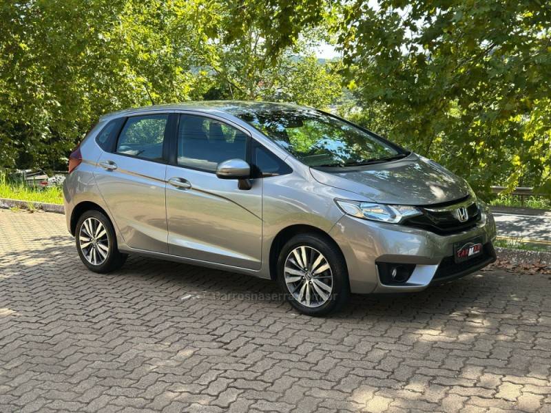 HONDA - FIT - 2015/2016 - Cinza - R$ 69.900,00