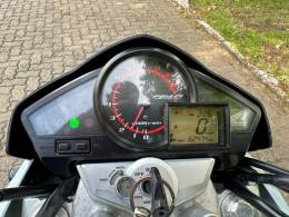 HONDA - CB 300R - 2014/2014 - Branca - R$ 16.900,00