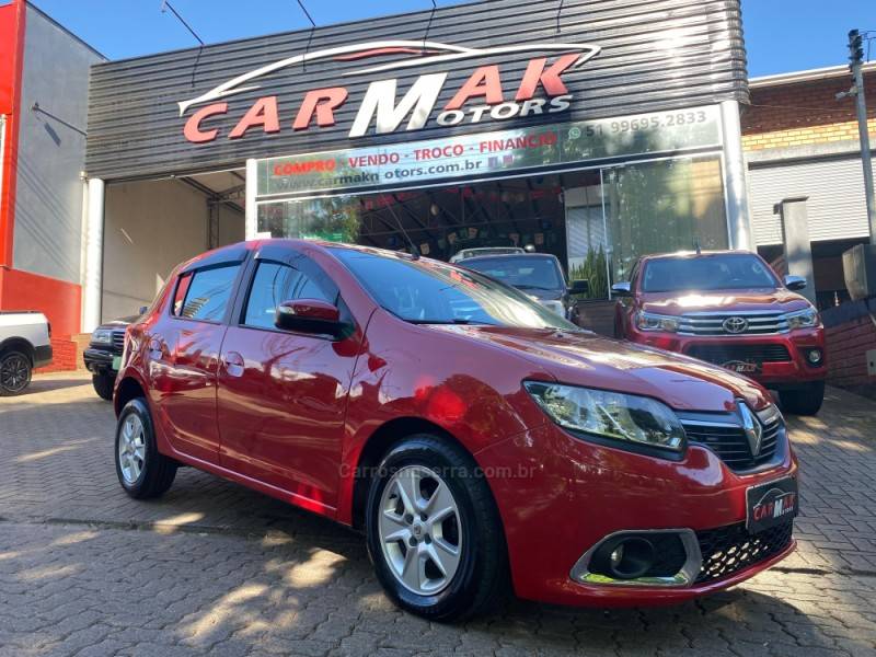 RENAULT - SANDERO - 2015/2015 - Vermelha - R$ 44.900,00