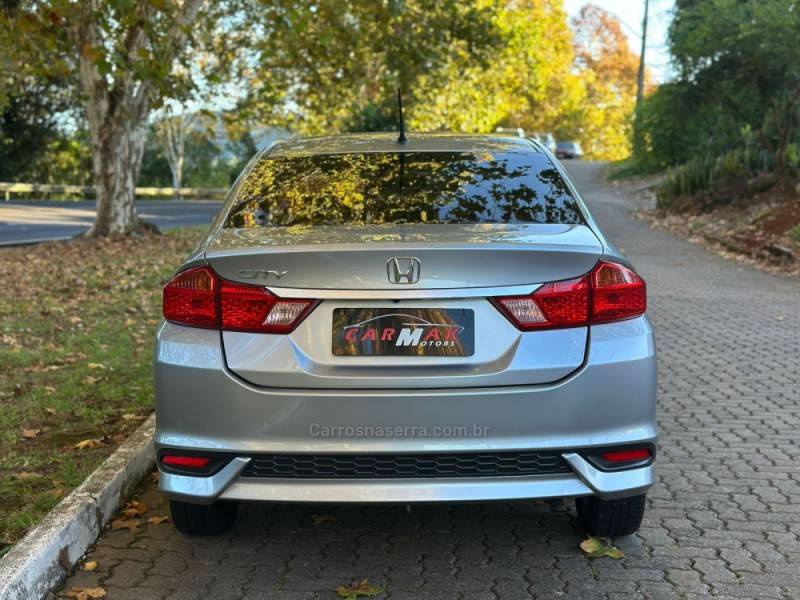 HONDA - CITY - 2018/2019 - Prata - R$ 81.900,00