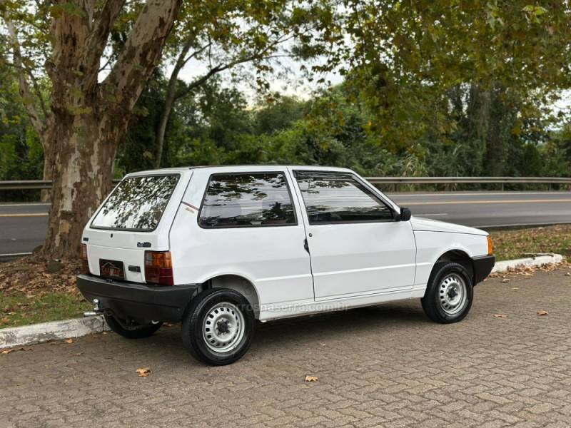 FIAT - UNO - 1991/1991 - Branca - R$ 18.900,00