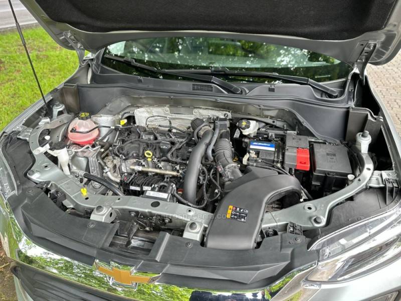 CHEVROLET - TRACKER - 2023/2024 - Prata - R$ 127.900,00