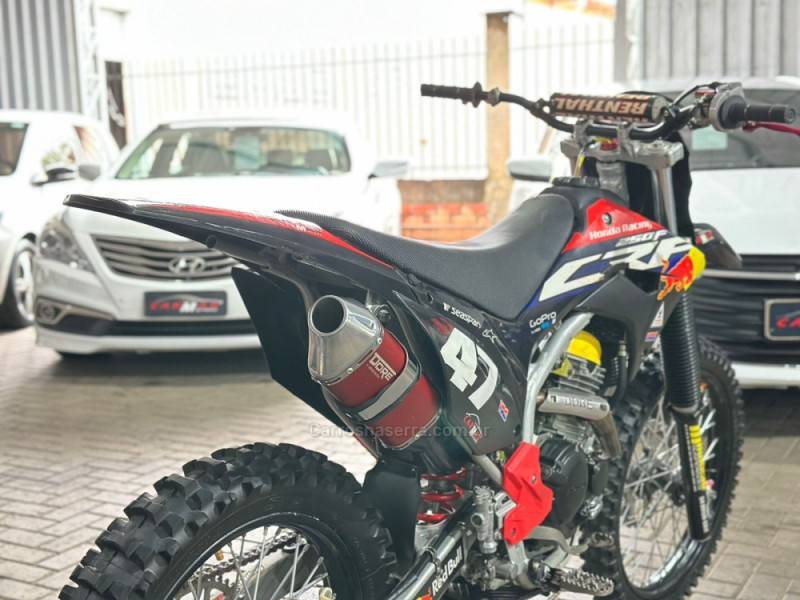 HONDA - CRF 250F - 2020/2020 - Preta - R$ 35.900,00