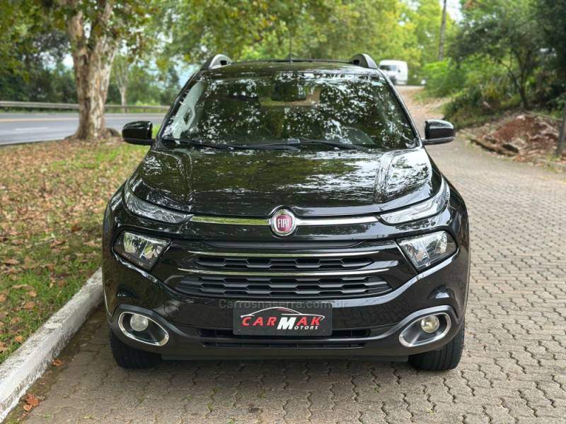 FIAT - TORO - 2016/2017 - Preta - R$ 79.900,00