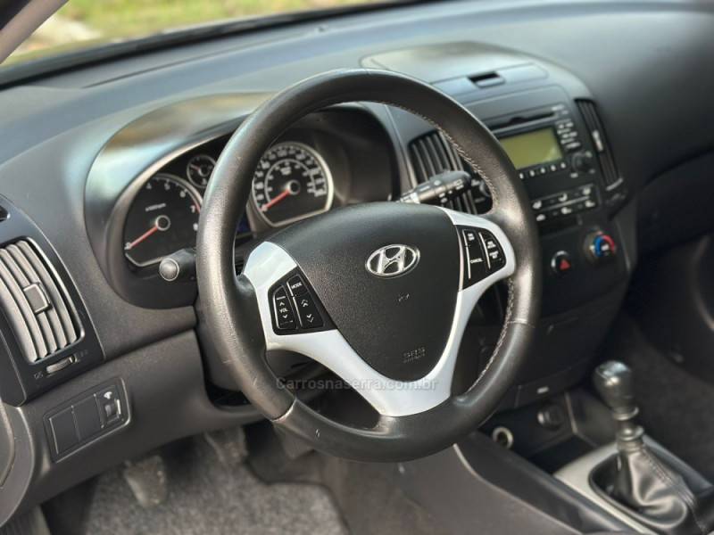 HYUNDAI - I30 - 2010/2010 - Azul - R$ 43.900,00