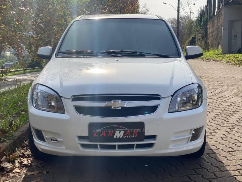 CHEVROLET - CELTA - 2013/2014 - Branca - R$ 35.900,00