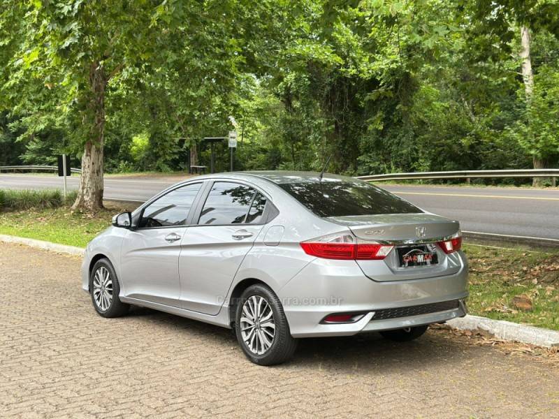 HONDA - CITY - 2018/2019 - Cinza - R$ 89.900,00