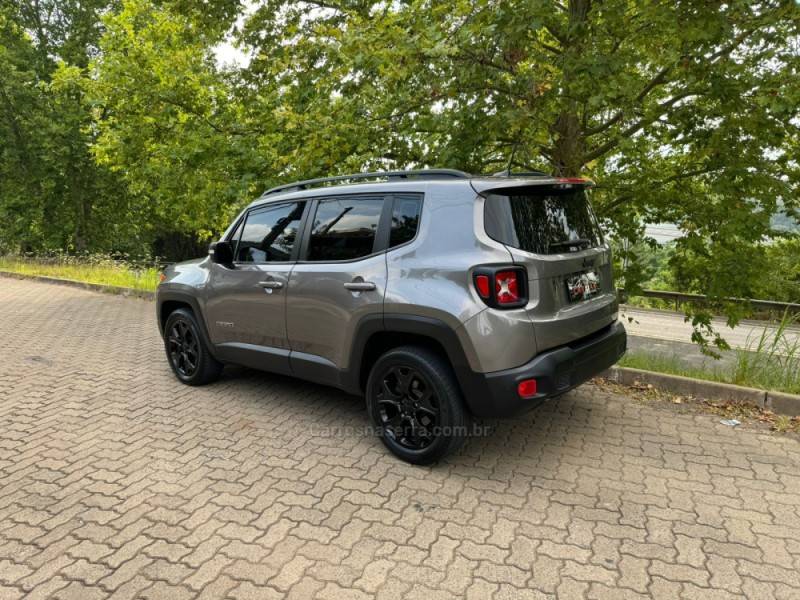 JEEP - RENEGADE - 2017/2018 - Cinza - R$ 99.900,00