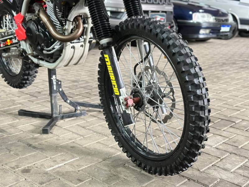 HONDA - CRF 250F - 2020/2020 - Preta - R$ 35.900,00