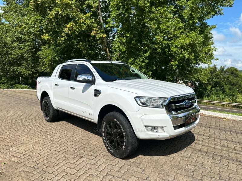 FORD - RANGER - 2016/2017 - Branca - R$ 142.900,00