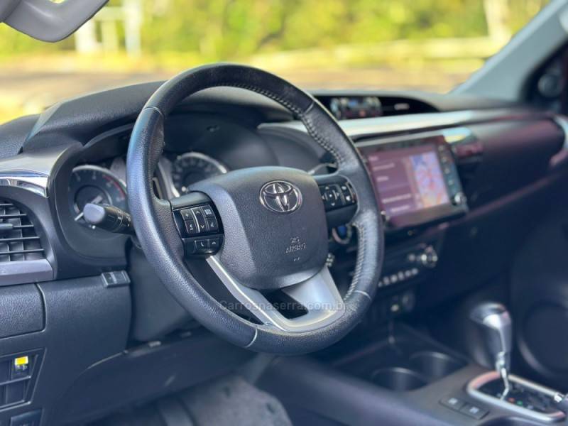 TOYOTA - HILUX - 2021/2021 - Branca - R$ 227.900,00