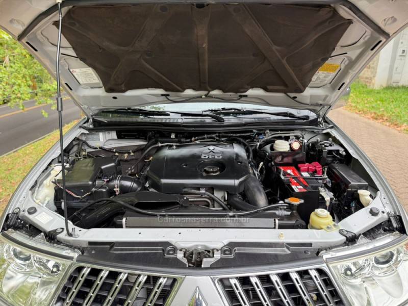 MITSUBISHI - PAJERO DAKAR - 2013/2013 - Cinza - R$ 118.900,00