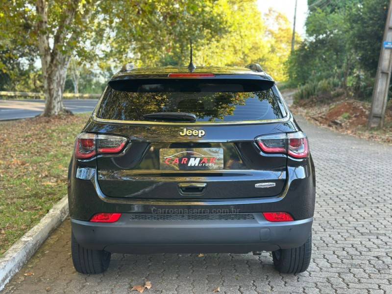 JEEP - COMPASS - 2017/2018 - Preta - R$ 98.900,00