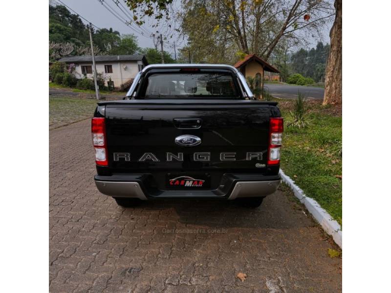 FORD - RANGER - 2022/2022 - Preta - R$ 176.900,00