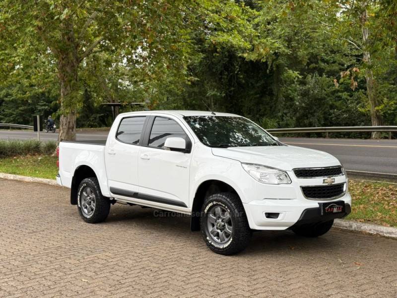 CHEVROLET - S10 - 2015/2016 - Branca - R$ 98.900,00