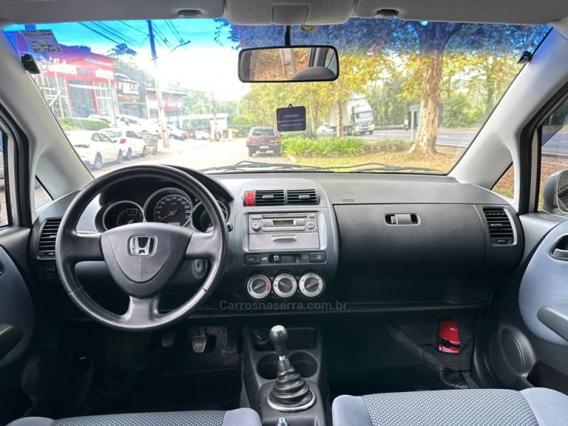 HONDA - FIT - 2007/2008 - Prata - R$ 35.900,00