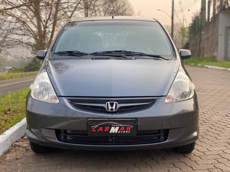 HONDA - FIT - 2008/2008 - Cinza - R$ 37.900,00