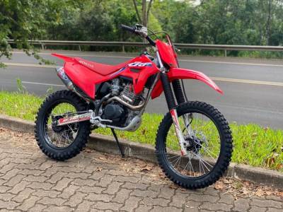 HONDA - CRF 230F - 2016/2017 - Vermelha - R$ 17.900,00