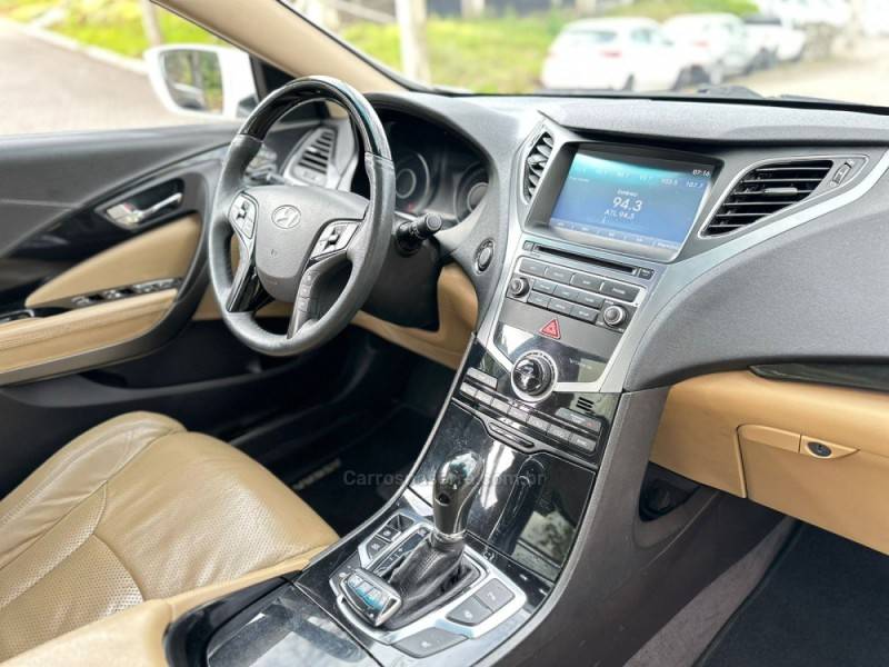 HYUNDAI - AZERA - 2014/2015 - Branca - R$ 99.900,00