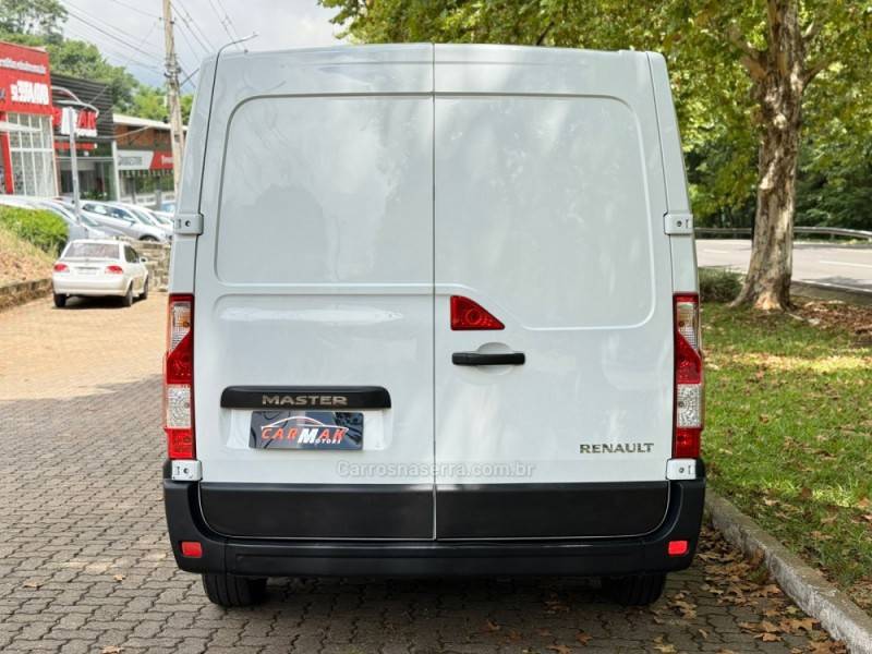 RENAULT - MASTER - 2019/2020 - Branca - R$ 157.900,00