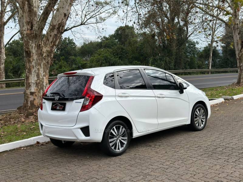 HONDA - FIT - 2015/2015 - Branca - R$ 69.900,00