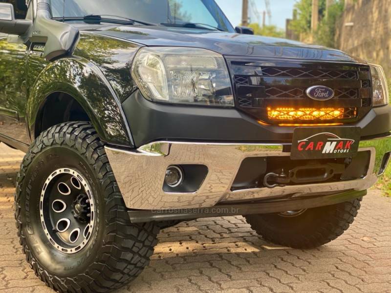 FORD - RANGER - 2011/2011 - Preta - R$ 115.000,00