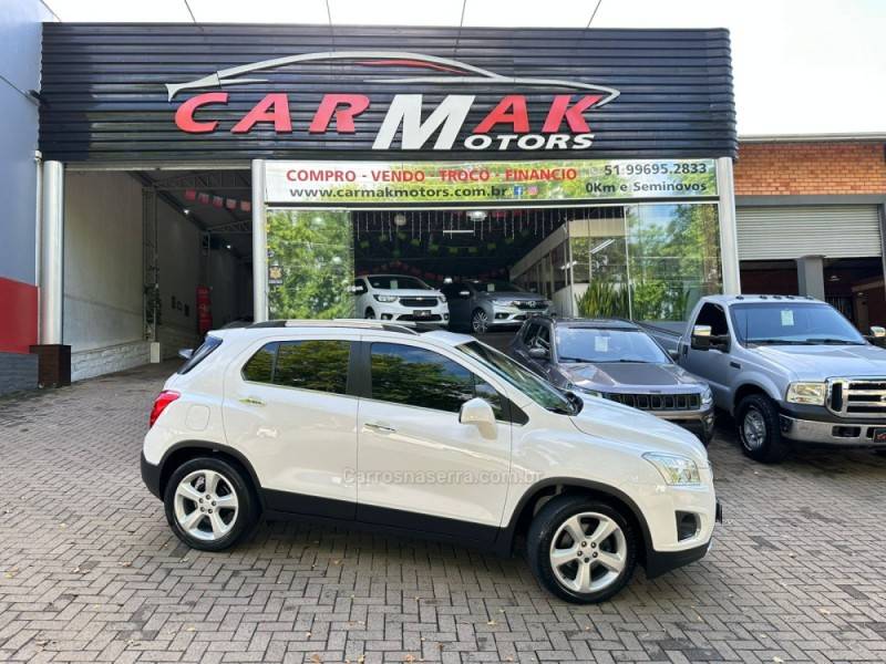 CHEVROLET - TRACKER - 2015/2016 - Branca - R$ 74.900,00