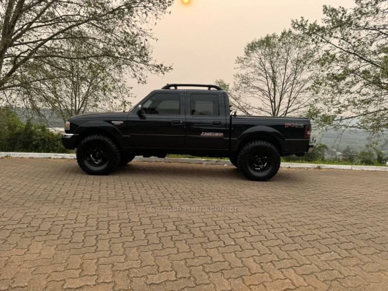 FORD - RANGER - 2007/2008 - Preta - R$ 85.900,00