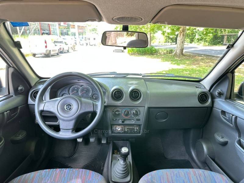 CHEVROLET - CELTA - 2010/2010 - Prata - R$ 29.900,00