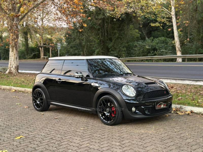 MINI - COOPER - 2013/2013 - Preta - R$ 75.900,00