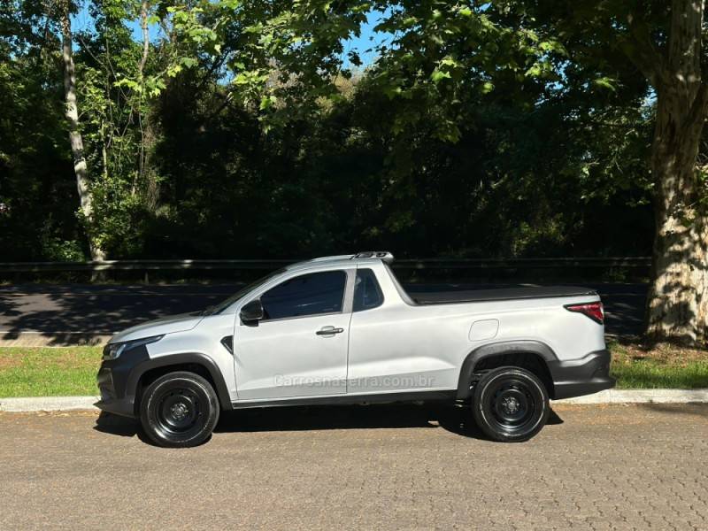 FIAT - STRADA - 2023/2024 - Prata - R$ 83.900,00