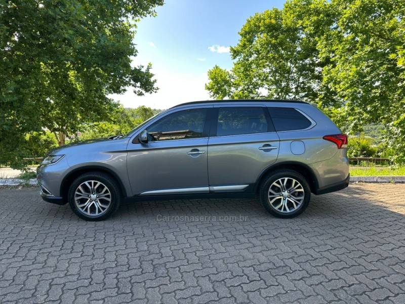 MITSUBISHI - OUTLANDER - 2016/2016 - Cinza - R$ 108.900,00