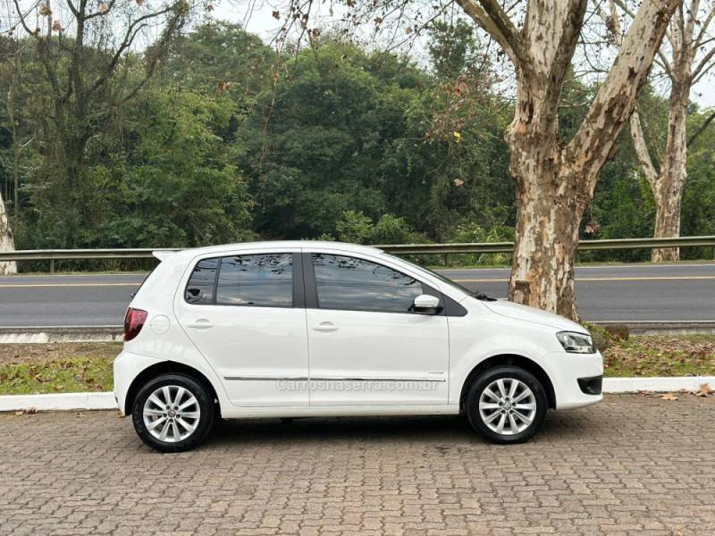 VOLKSWAGEN - FOX - 2010/2011 - Branca - R$ 38.900,00