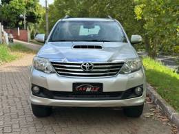 TOYOTA - HILUX SW4 - 2014/2014 - Prata - R$ 145.900,00