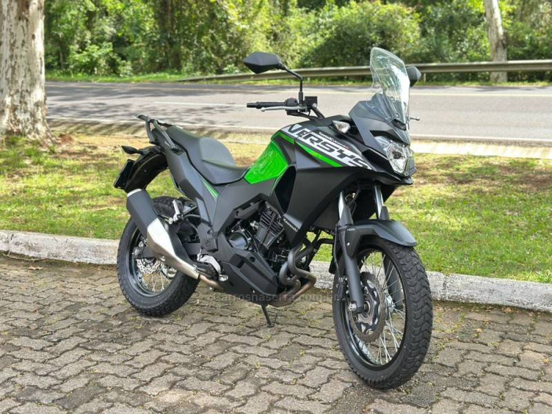KAWASAKI - VERSYS 300 - 2024/2024 - Verde - R$ 36.900,00