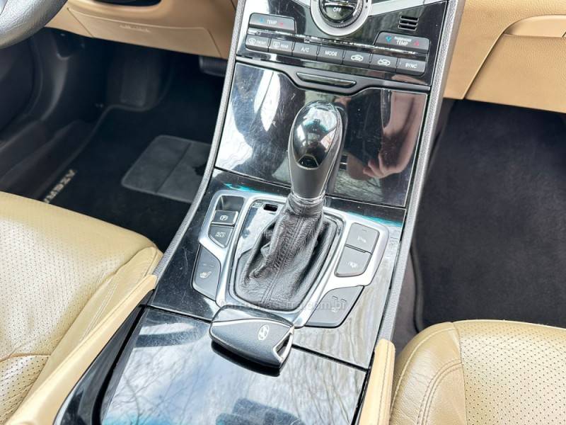 HYUNDAI - AZERA - 2014/2015 - Branca - R$ 99.900,00