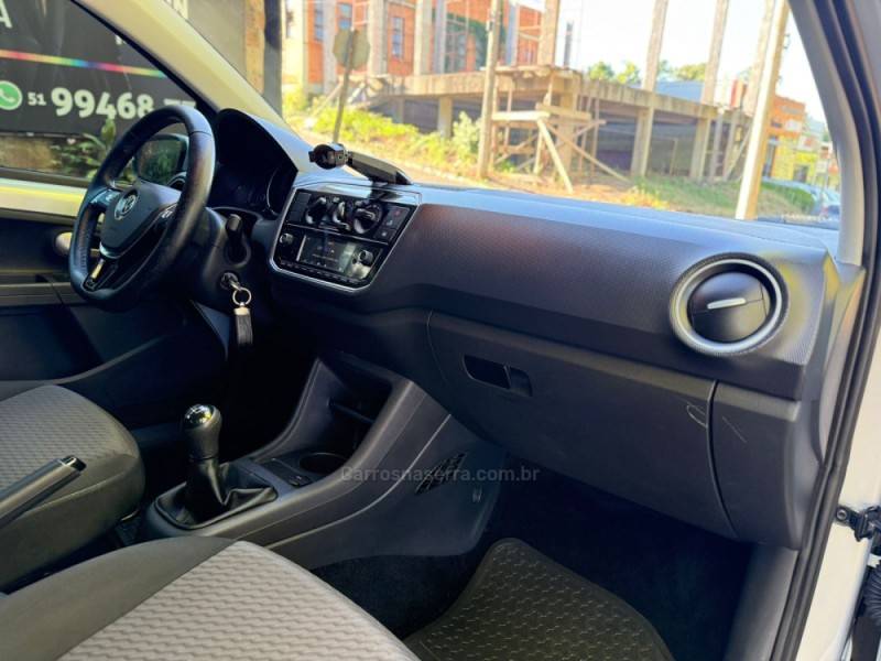 VOLKSWAGEN - UP - 2018/2018 - Prata - R$ 62.900,00