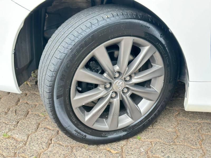 TOYOTA - COROLLA - 2012/2013 - Branca - R$ 75.900,00