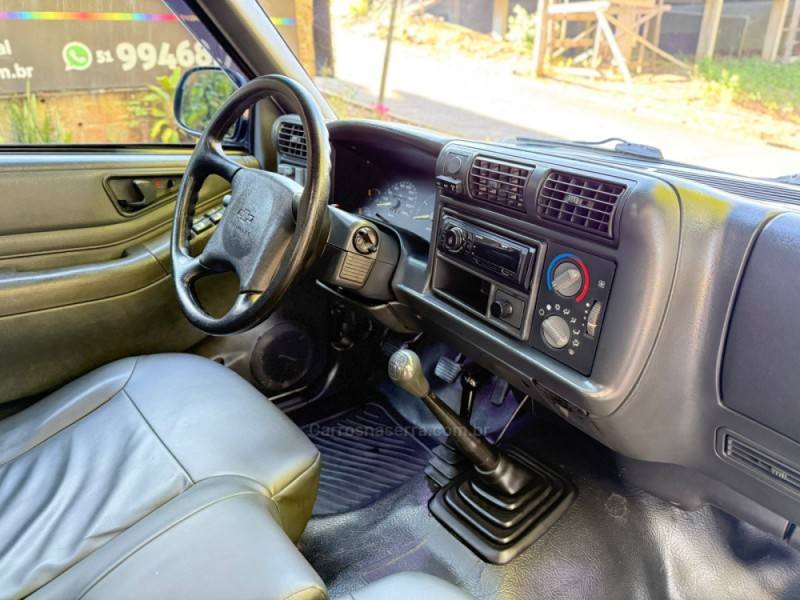 CHEVROLET - S10 - 2000/2000 - Branca - R$ 65.900,00