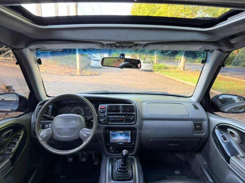 CHEVROLET - TRACKER - 2008/2008 - Preta - R$ 58.900,00